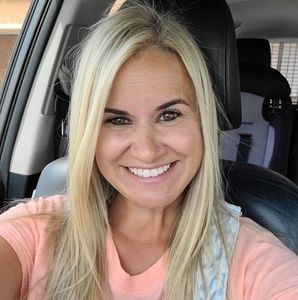 Meet your Posher, Corinne